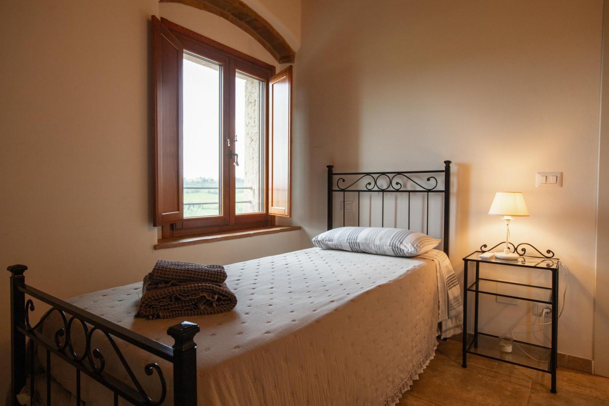 Vittoria Chianti Vacations Apartment Poggibonsi Luaran gambar